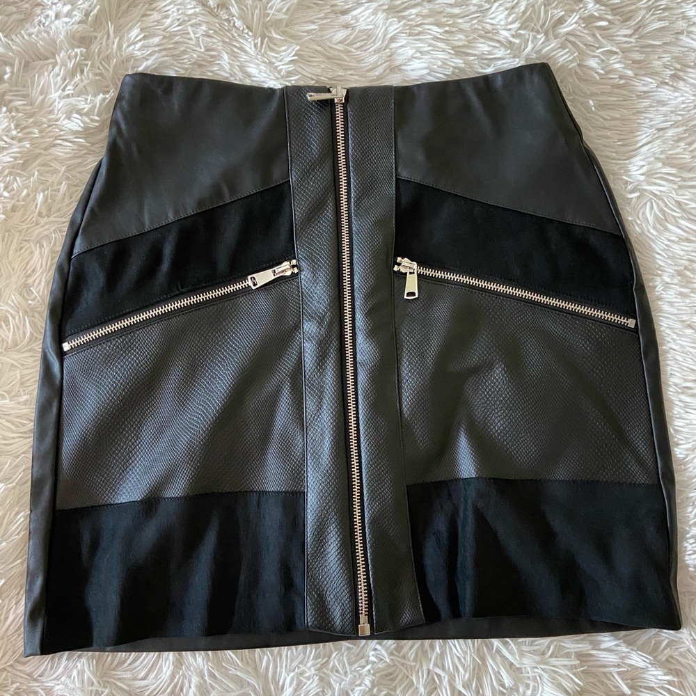 Classy black zipper skirt. Size S fits M